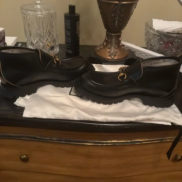 🌺SOLD🌺Gucci Black Horsebit Boots with Gold Buckle - Picture 3 of 17